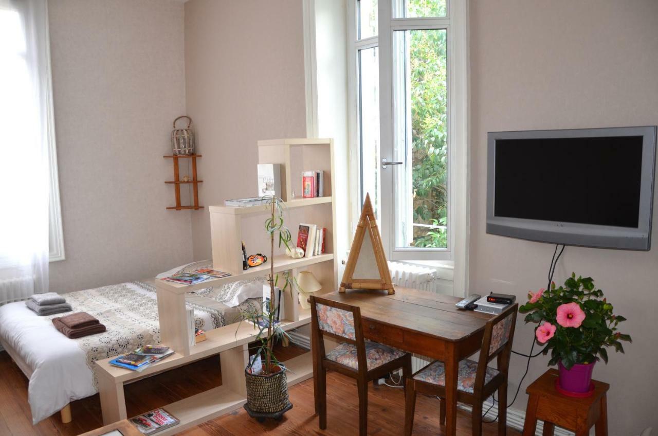 Joli appartement vue sur l'Eglise Périgueux Extérieur photo